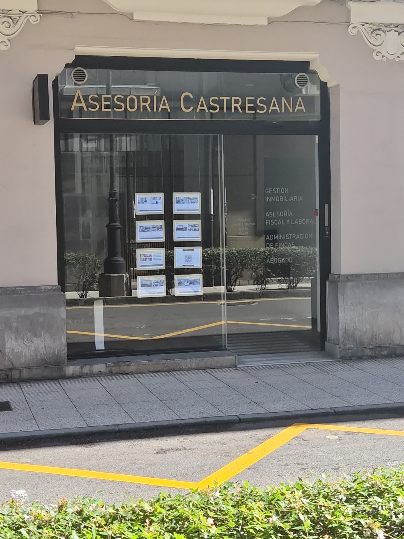 Fachada real de Asesoría Castresana